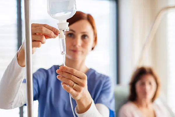 سرم‌ تراپی در منزل