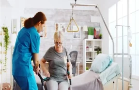 خدمات پرستاری بیمار در منزل