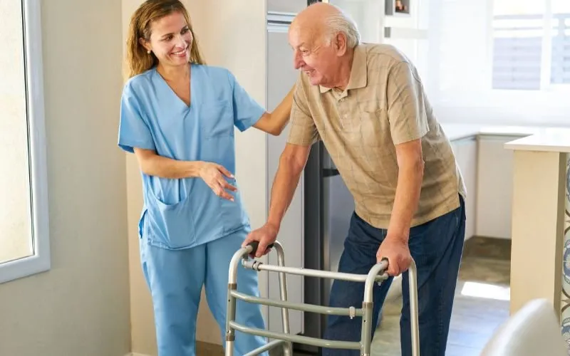 مراقبت از بیمار سکته مغزی در منزل