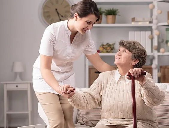 مراقبت از سالمند در منزل